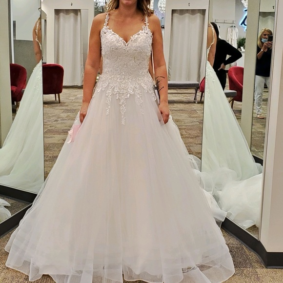 Rebecca Ingram, Sylvia wedding dress - Picture 1 of 4